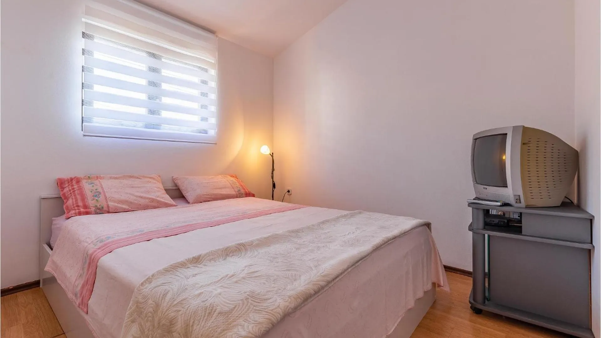 1 Bedroom Awesome Apartment In Liznjan