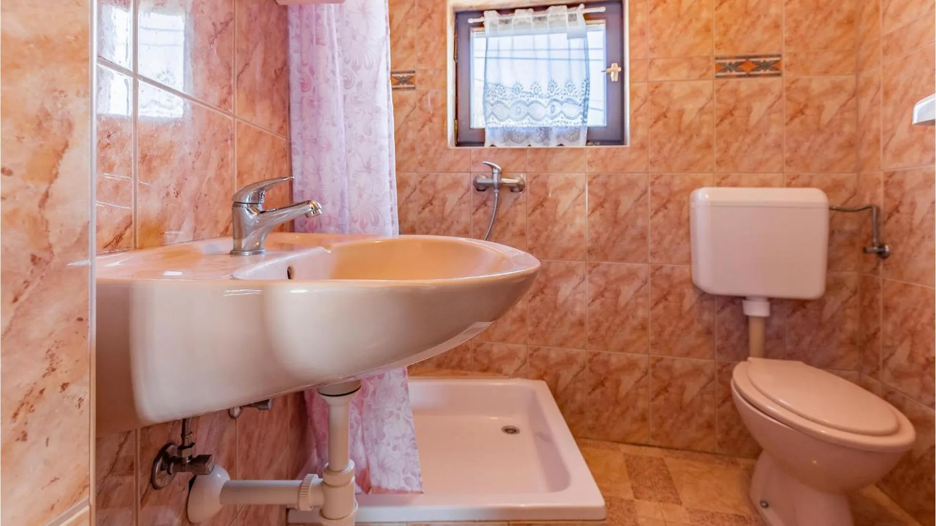 1 Bedroom Awesome Apartment In Ližnjan