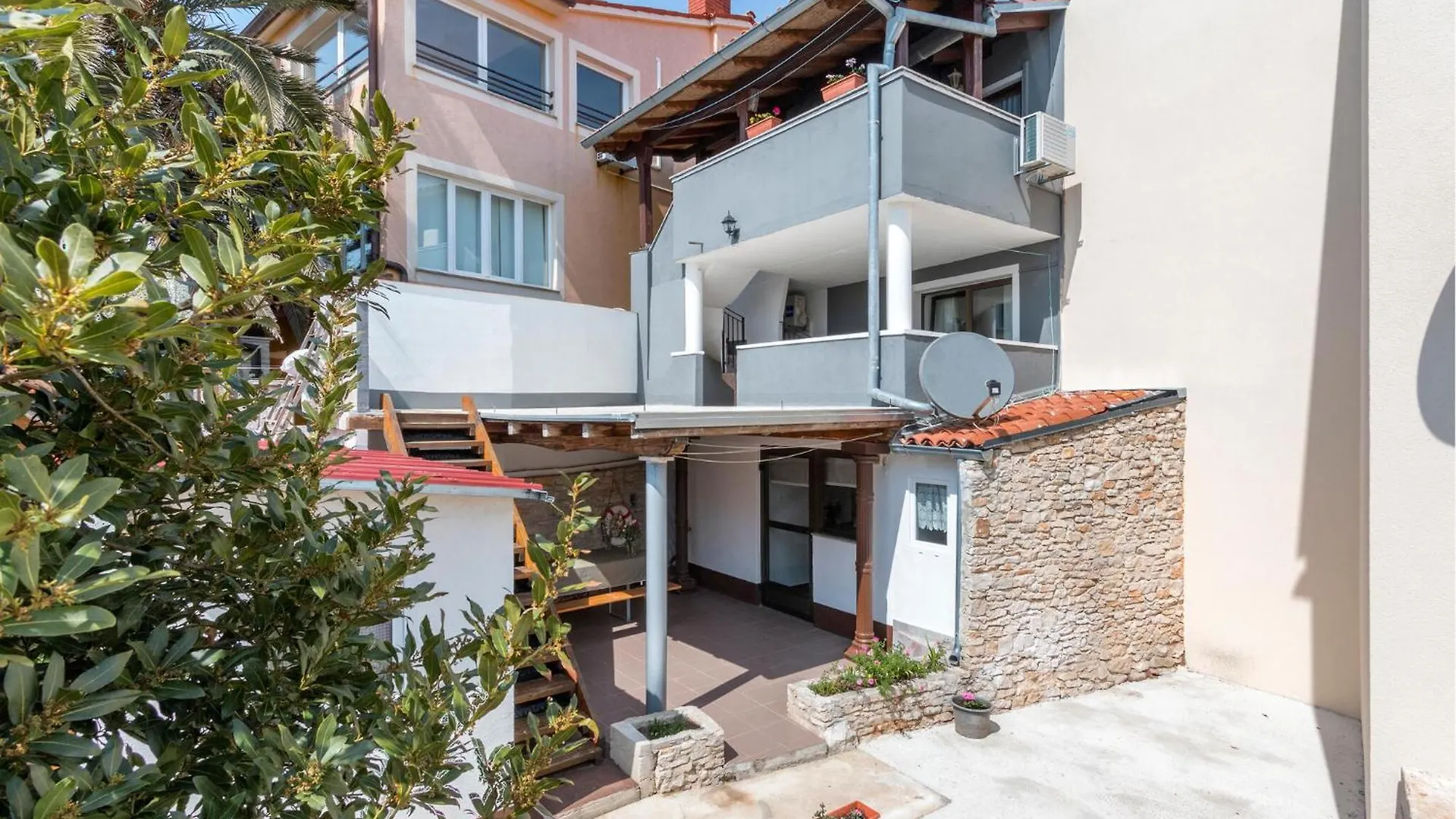 1 Bedroom Awesome Apartment In Ližnjan