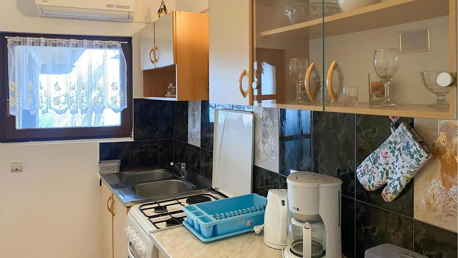 1 Bedroom Awesome Apartment In Ližnjan